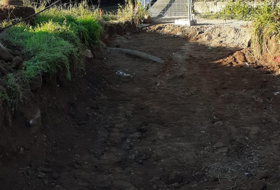 EL JUEVES SE CORTARÁ UN TRAMO DEL PASEO PEATONAL DE LA RÍA DEL CARMEN UBICADO BAJO LAS VÍAS PARA HORMIGONAR LA ZONA