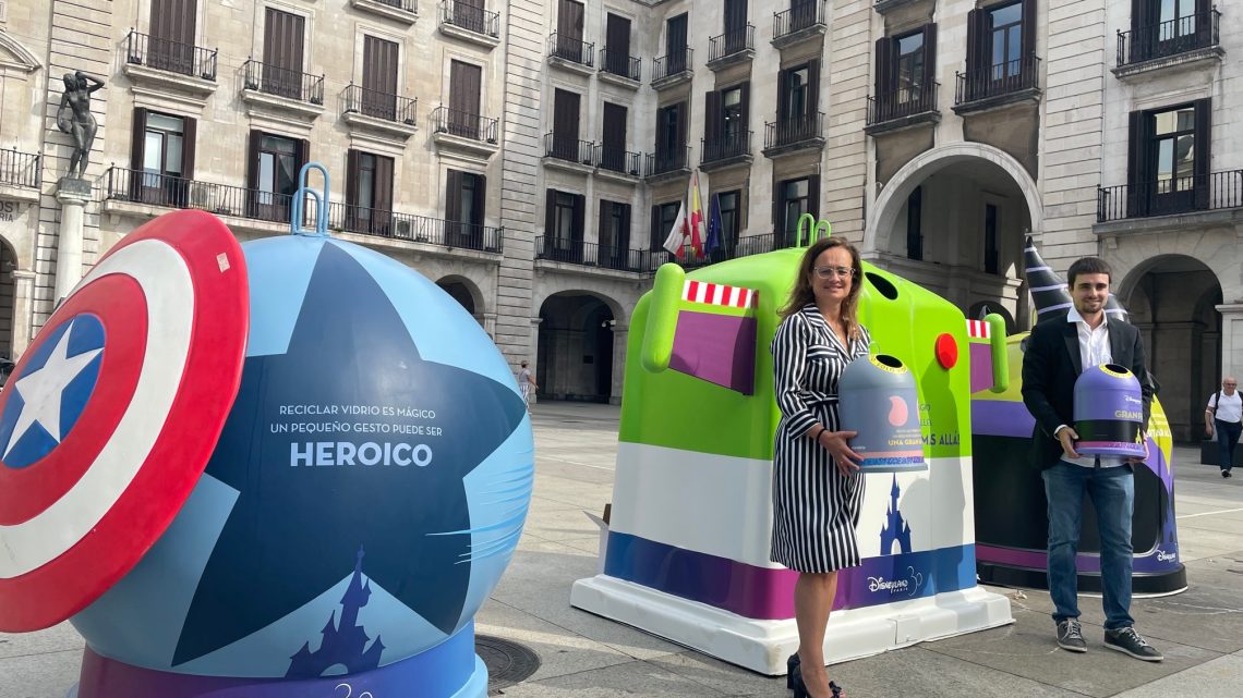 Llegan a Santander los nuevos contenedores de reciclaje inspirados en Disney