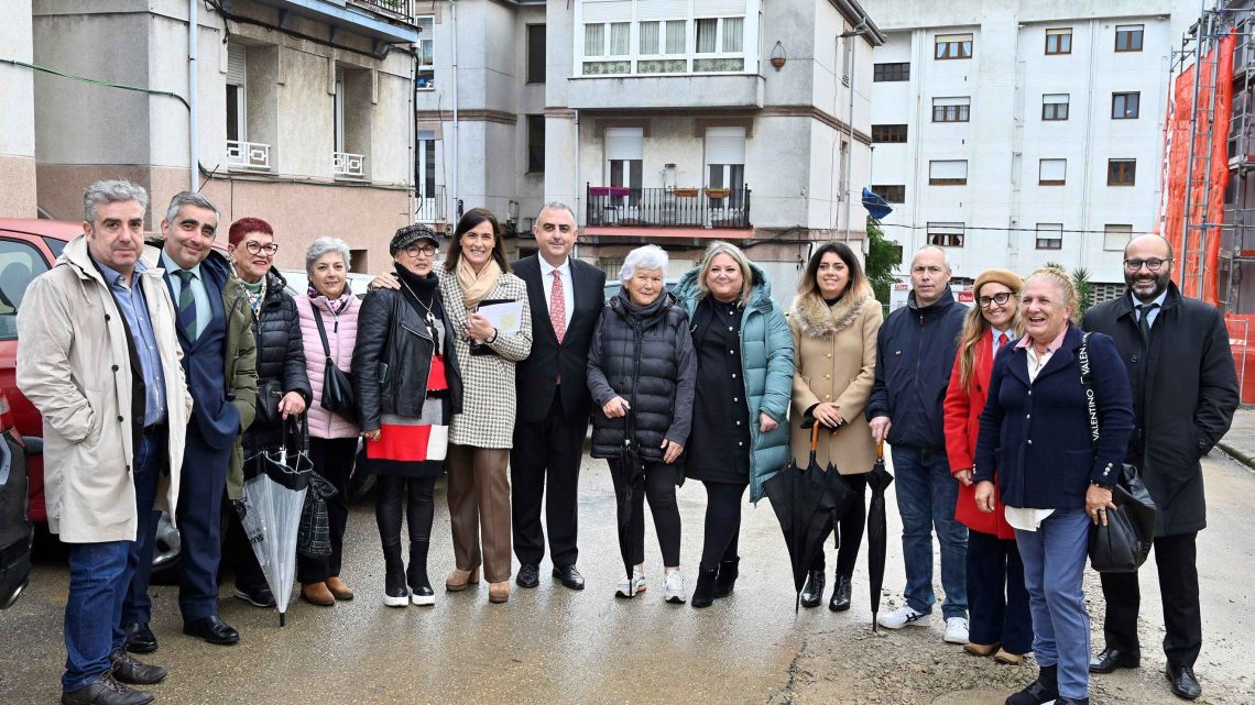 La alcaldesa de Santander acompaña a los vecinos del Barrio Obrero del Rey en el inicio de las obras de rehabilitación