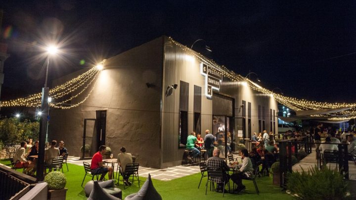 Festival Tavern ofrece este verano una magnífica terraza en la que disfrutar de espectaculares cócteles