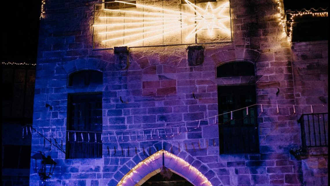 Santillana del Mar redobla su apuesta por la Navidad e ilumina aún más sus pueblos